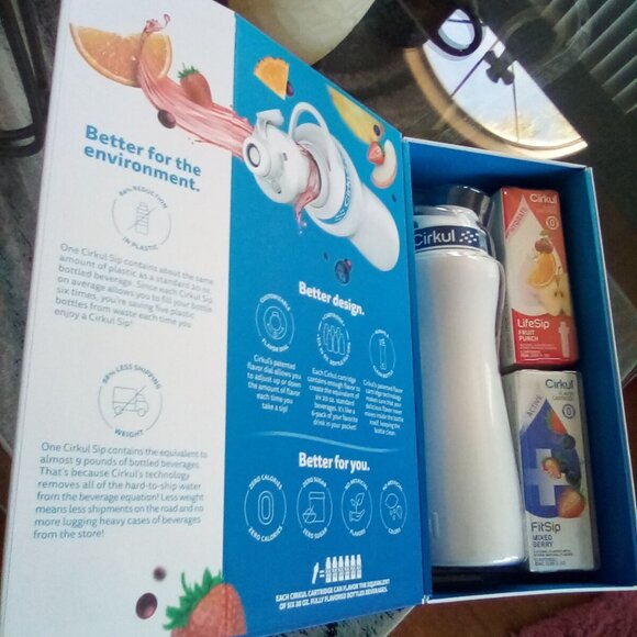 🎉CIRCUL Stainless Steel Water bottle🎉 22oz Set with (2) flavor beverage🎉 - Picture 1 of 14